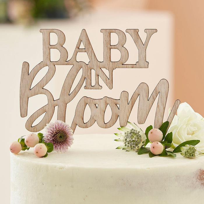 Taartdecoratie Baby in bloom hout